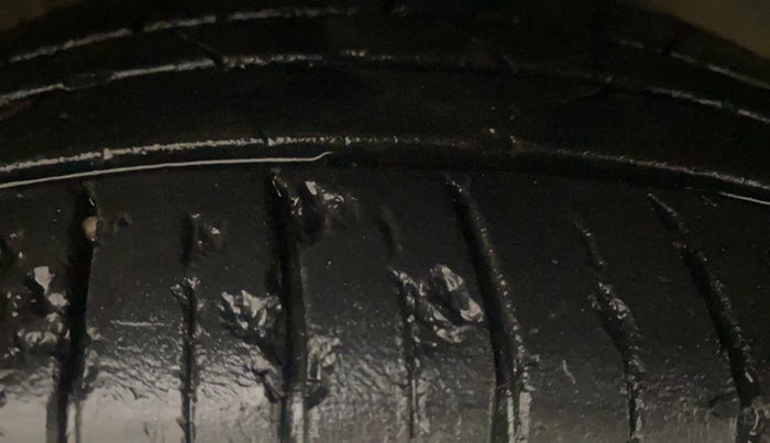 2021 Hyundai NEW I20 Asta 1.0 GDI Turbo IMT, Petrol, Manual, 27,206 km, Right Front Tyre Tread