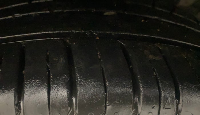 2021 Hyundai NEW I20 Asta 1.0 GDI Turbo IMT, Petrol, Manual, 27,206 km, Right Rear Tyre Tread