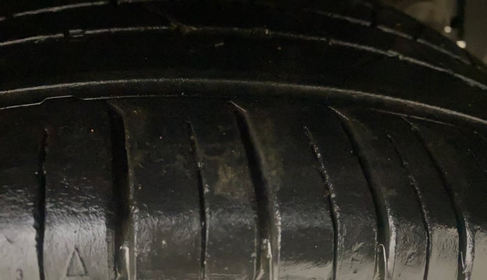 2021 Hyundai NEW I20 Asta 1.0 GDI Turbo IMT, Petrol, Manual, 27,206 km, Left Rear Tyre Tread