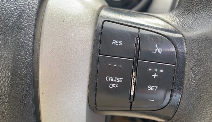 2015 Mahindra XUV500 W6, Diesel, Manual, 1,13,116 km, Adaptive Cruise Control