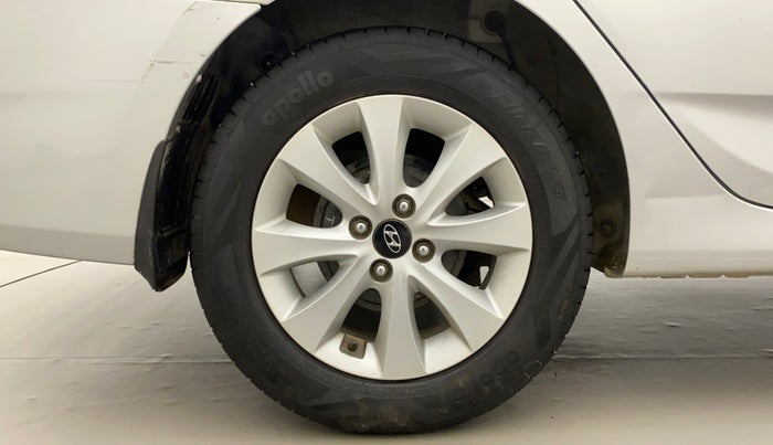 2015 Hyundai Verna FLUIDIC 4S 1.6 VTVT S, Petrol, Manual, 72,498 km, Right Rear Wheel