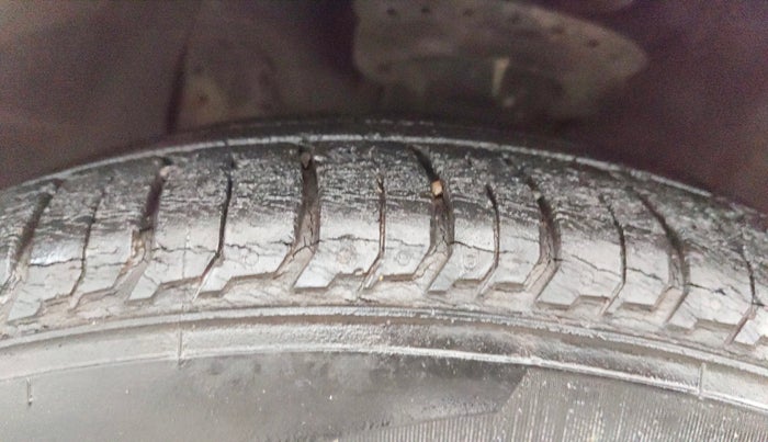 2015 Hyundai Elite i20 SPORTZ 1.2 (O), Petrol, Manual, 76,138 km, Left Front Tyre Tread