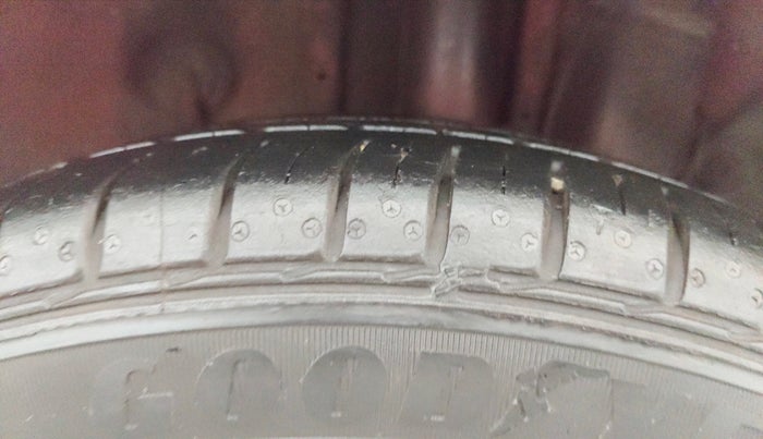 2015 Hyundai Elite i20 SPORTZ 1.2 (O), Petrol, Manual, 76,138 km, Left Rear Tyre Tread