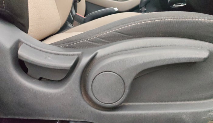 2015 Hyundai Elite i20 SPORTZ 1.2 (O), Petrol, Manual, 76,138 km, Driver Side Adjustment Panel