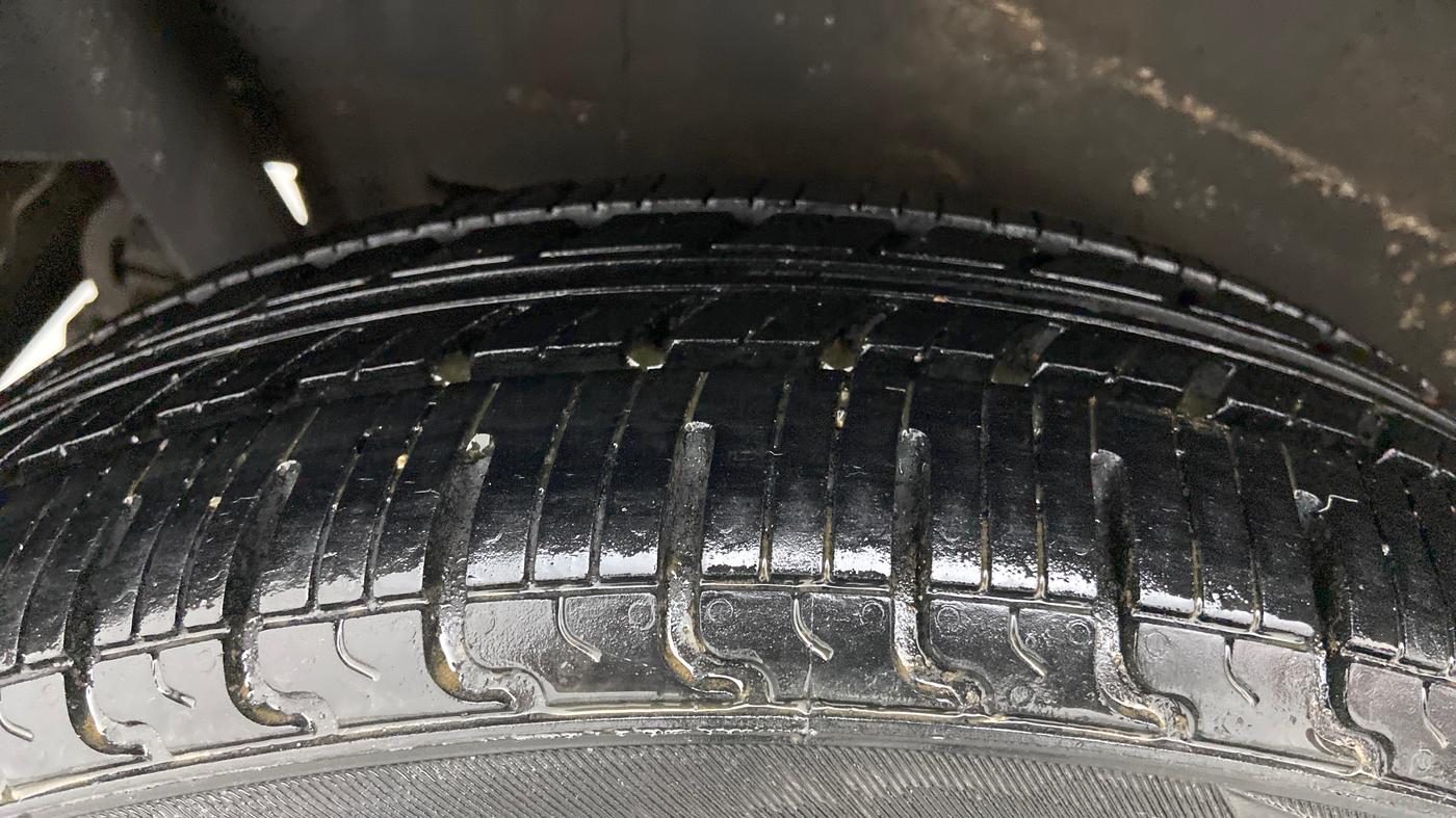 2015 Maruti Wagon R 1.0 VXI, Petrol, Manual, 66,445 km, Right Rear Tyre Tread