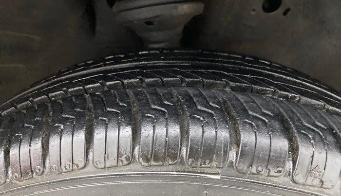 2015 Maruti Wagon R 1.0 VXI, Petrol, Manual, 66,445 km, Right Front Tyre Tread