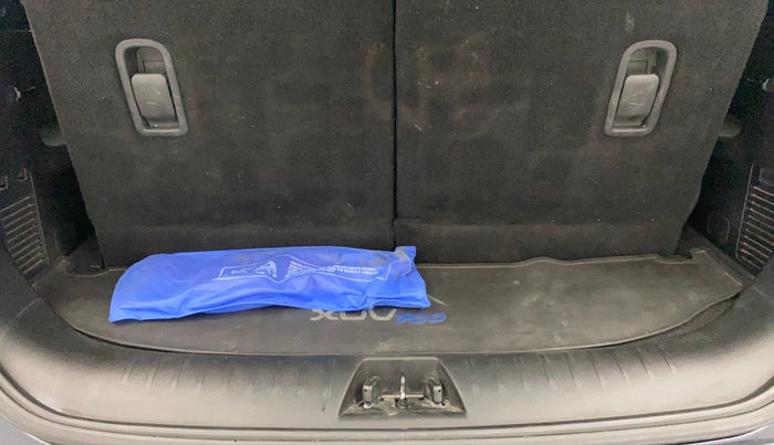 2022 Mahindra XUV700 AX 5 P MT 7 STR, Petrol, Manual, 32,954 km, Boot Inside