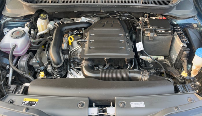 2025 Skoda KUSHAQ  Signature 1.0L TSI MT , Petrol, Manual, 4,742 km, Engine View