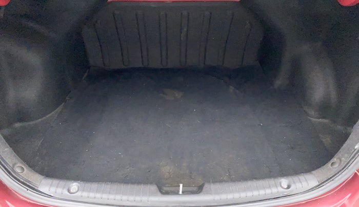 2013 Hyundai Verna FLUIDIC 1.6 SX VTVT, Petrol, Manual, 59,878 km, Boot Inside