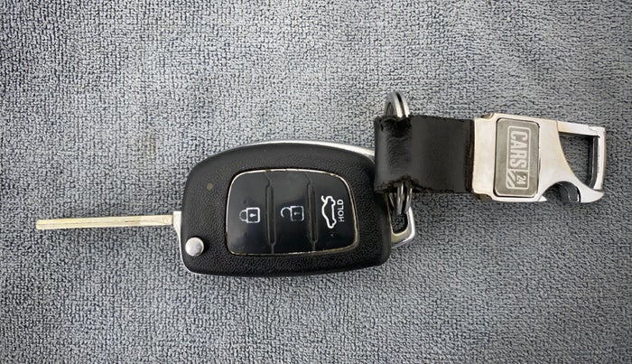 2013 Hyundai Verna FLUIDIC 1.6 SX VTVT, Petrol, Manual, 59,878 km, Key Close Up