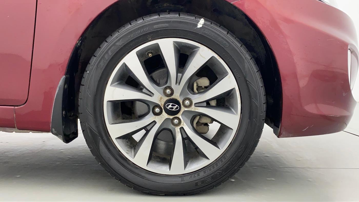2013 Hyundai Verna FLUIDIC 1.6 SX VTVT, Petrol, Manual, 59,878 km, Right Front Wheel