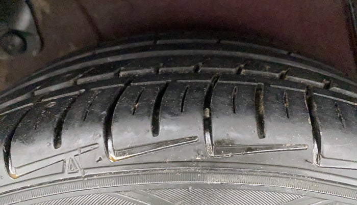 2013 Hyundai Verna FLUIDIC 1.6 SX VTVT, Petrol, Manual, 59,878 km, Right Rear Tyre Tread