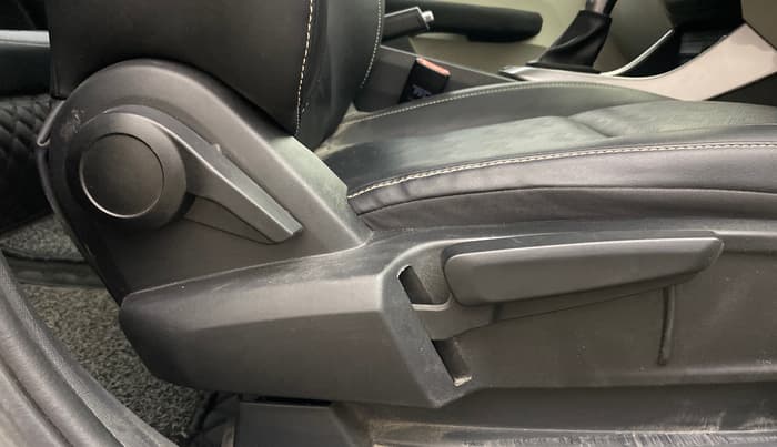 2022 Tata ALTROZ XZA PLUS, Petrol, Automatic, 56,299 km, Driver Side Adjustment Panel