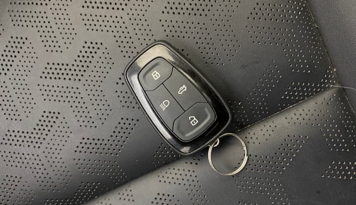 2022 Tata ALTROZ XZA PLUS, Petrol, Automatic, 56,299 km, Key Close Up