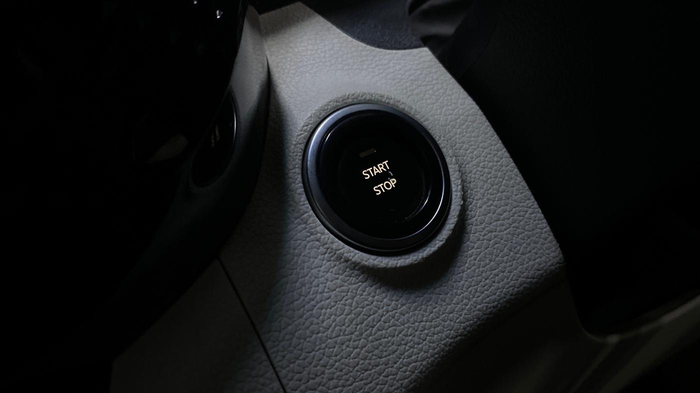 2024 Mahindra XUV 3XO AX5 1.2 L TCMPFi, Petrol, Manual, 31,773 km, Keyless Start/ Stop Button