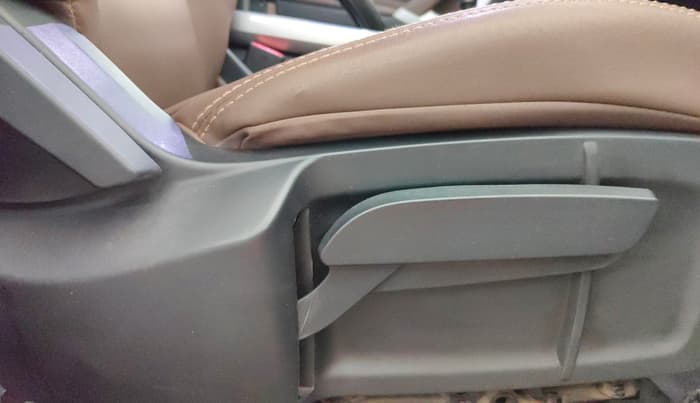 2021 Tata Harrier XZ 2.0L, Diesel, Manual, 1,20,404 km, Driver Side Adjustment Panel