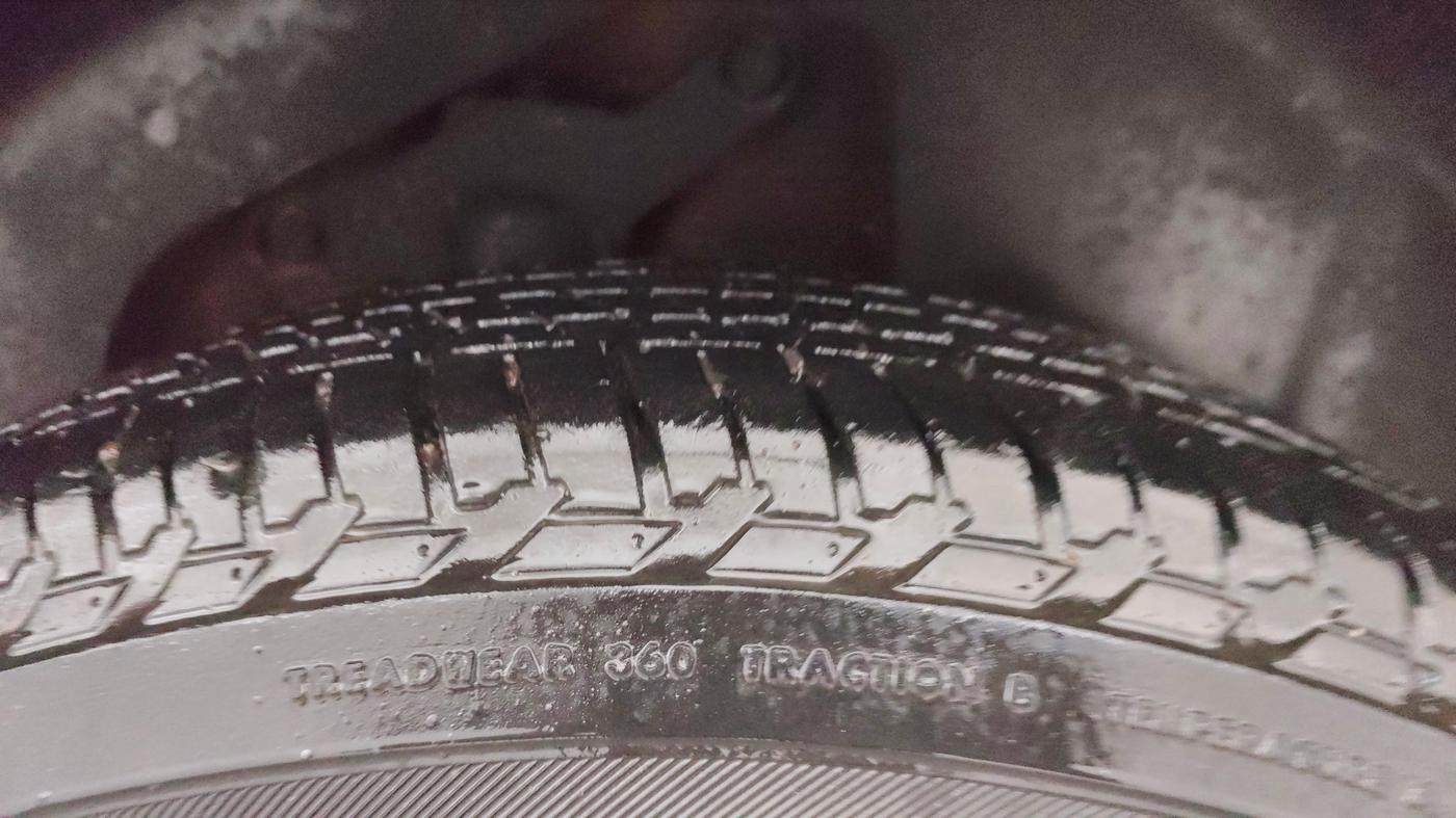 2021 Tata Harrier XZ 2.0L, Diesel, Manual, 1,20,527 km, Left Rear Tyre Tread