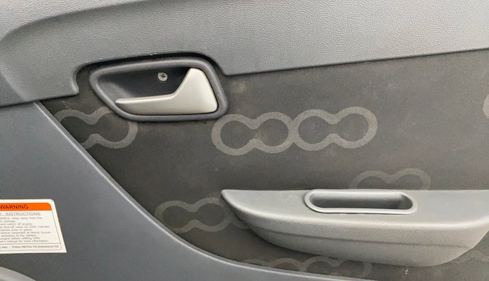 2014 Maruti Alto 800 LXI, Petrol, Manual, 16,937 km, Driver Side Door Panels Control