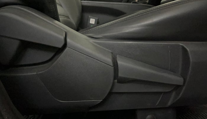 2022 Renault Kiger RXT MT, Petrol, Manual, 83,198 km, Driver Side Adjustment Panel