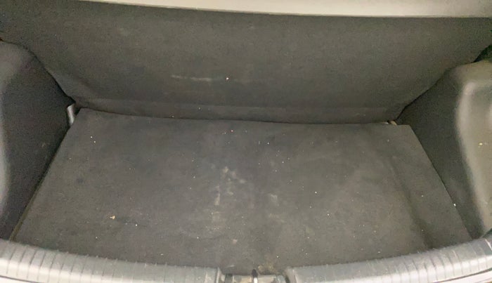 2014 Hyundai Grand i10 ASTA AT 1.2 KAPPA VTVT, Petrol, Automatic, 45,077 km, Boot Inside