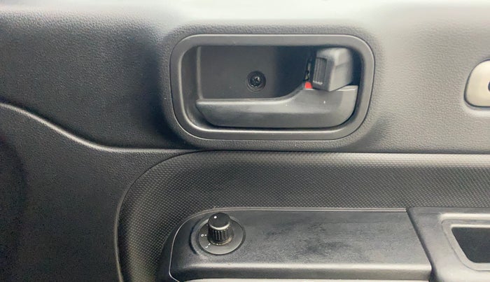 2023 Mahindra Thar LX PETROL HT 4WD AT, Petrol, Automatic, 7,618 km, Driver Side Door Panels Control