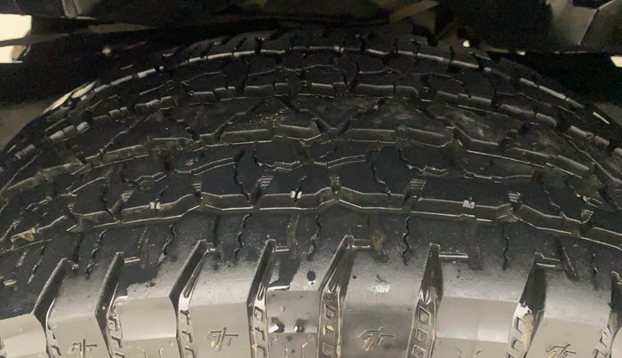 2023 Mahindra Thar LX PETROL HT 4WD AT, Petrol, Automatic, 7,618 km, Right Rear Tyre Tread