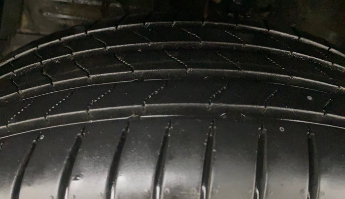 2015 Maruti Swift ZXI, Petrol, Manual, 64,608 km, Left Front Tyre Tread