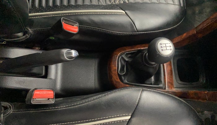 2015 Maruti Swift ZXI, Petrol, Manual, 64,608 km, Gear Lever