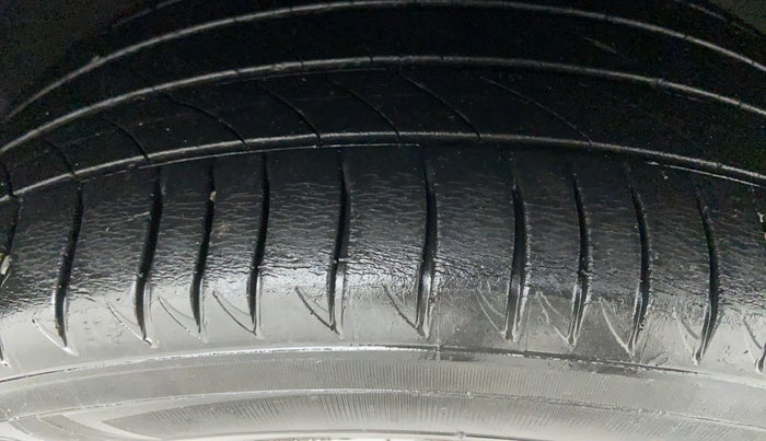 2018 Maruti Baleno ZETA 1.2 K12, Petrol, Manual, 37,883 km, Right Front Tyre Tread