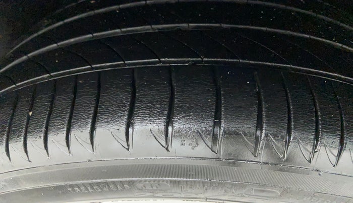 2018 Maruti Baleno ZETA 1.2 K12, Petrol, Manual, 37,883 km, Right Rear Tyre Tread