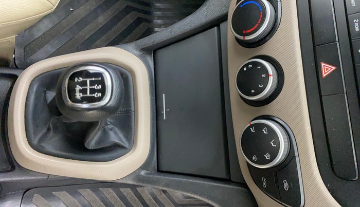 2014 Hyundai Xcent S (O) 1.2, Petrol, Manual, 34,923 km, Gear Lever