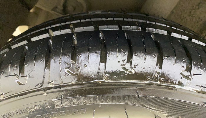 2014 Hyundai Xcent S (O) 1.2, Petrol, Manual, 34,923 km, Right Rear Tyre Tread