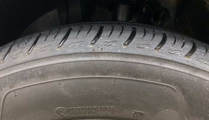 2020 Maruti Baleno DELTA PETROL 1.2, Petrol, Manual, 98,822 km, Left Front Tyre Tread