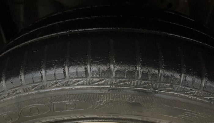 2014 Honda Amaze 1.2L I-VTEC S, Petrol, Manual, 69,253 km, Left Front Tyre Tread