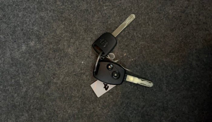 2014 Honda Amaze 1.2L I-VTEC S, Petrol, Manual, 69,253 km, Key Close Up