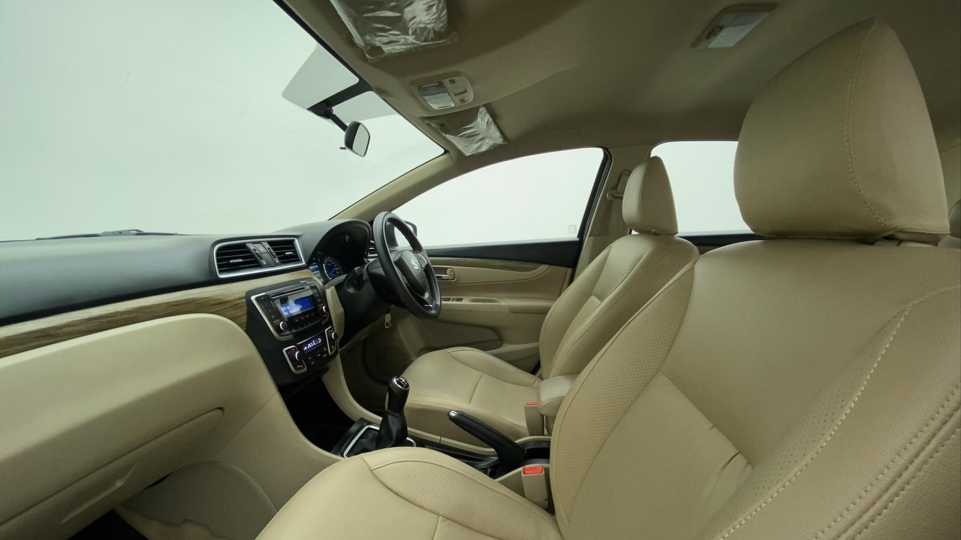 2020 Maruti Ciaz DELTA 1.5 SHVS VVT MT, Petrol, Manual, 44,695 km, Right Side Front Door Cabin
