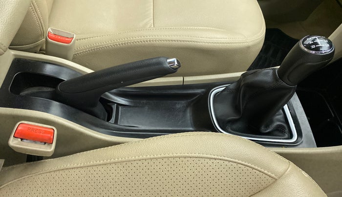 2020 Maruti Ciaz DELTA 1.5 SHVS VVT MT, Petrol, Manual, 44,695 km, Gear Lever