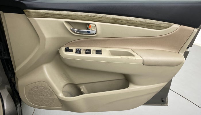 2020 Maruti Ciaz DELTA 1.5 SHVS VVT MT, Petrol, Manual, 44,695 km, Driver Side Door Panels Control