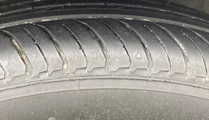2022 Nissan MAGNITE XV TURBO, Petrol, Manual, 95,437 km, Right Front Tyre Tread
