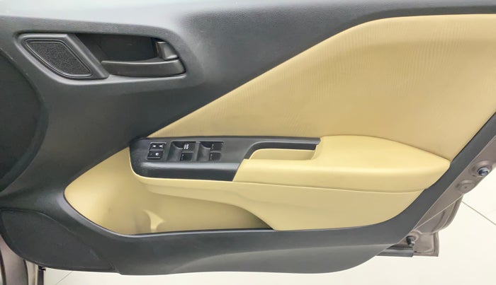 2016 Honda City 1.5L I-VTEC SV CVT, Petrol, Automatic, 1,12,874 km, Driver Side Door Panels Control