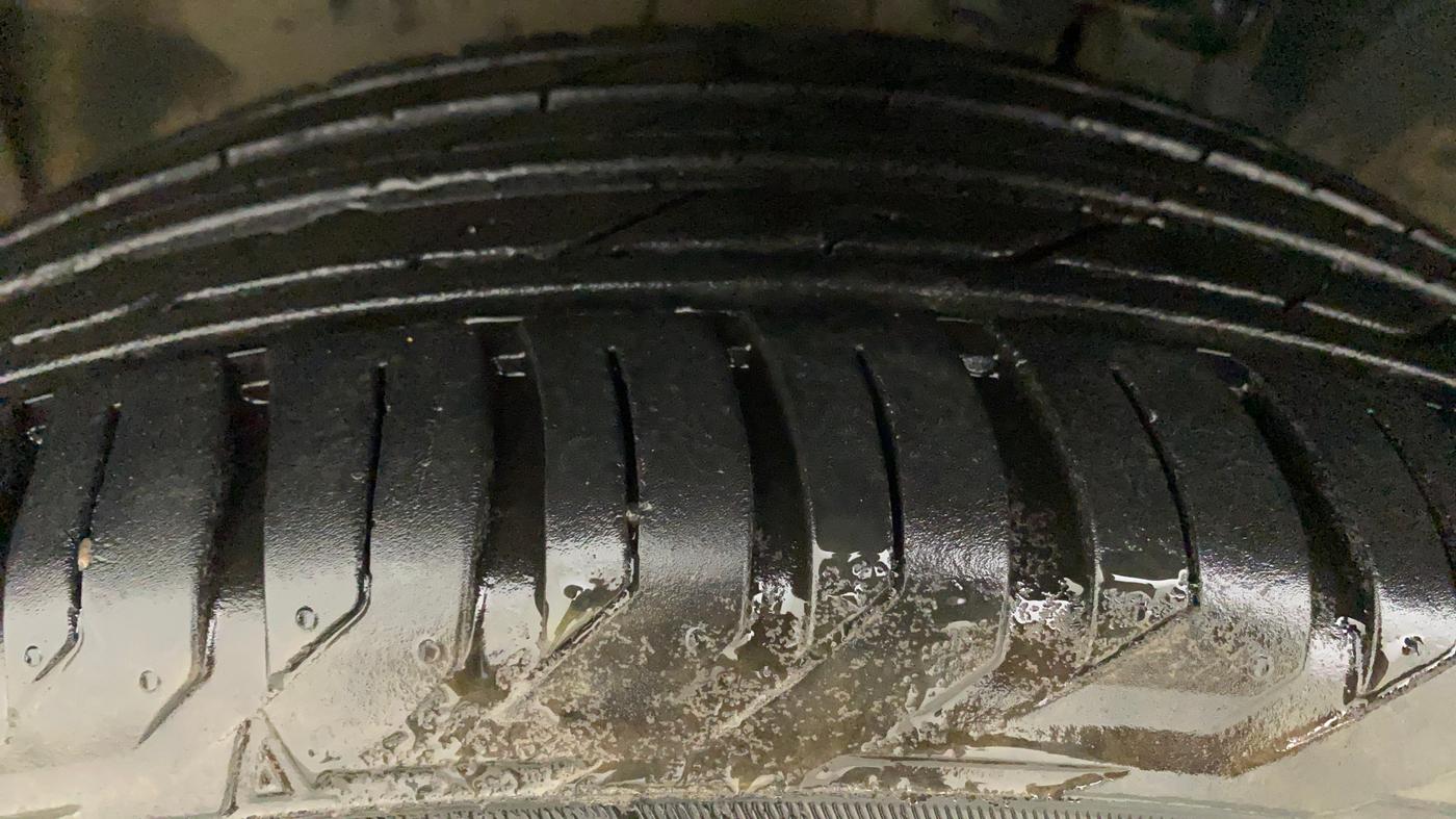 2019 Jeep Compass LIMITED PLUS DIESEL, Diesel, Manual, 82,520 km, Left Front Tyre Tread
