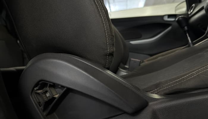 2016 Ford New Figo TREND 1.2 PETROL, Petrol, Manual, 1,22,891 km, Driver Side Adjustment Panel