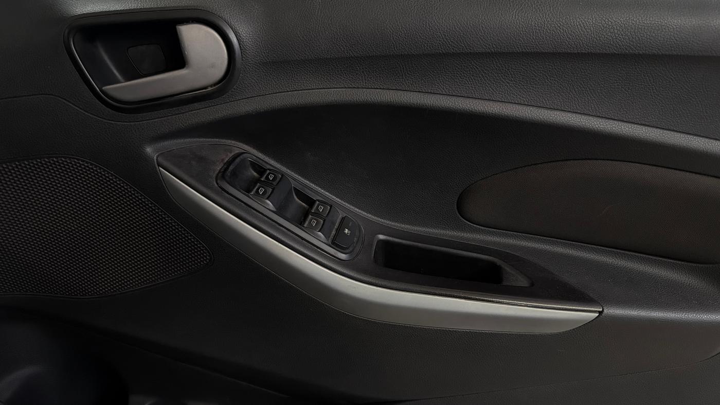 2016 Ford New Figo TREND 1.2 PETROL, Petrol, Manual, 1,22,891 km, Driver Side Door Panels Control