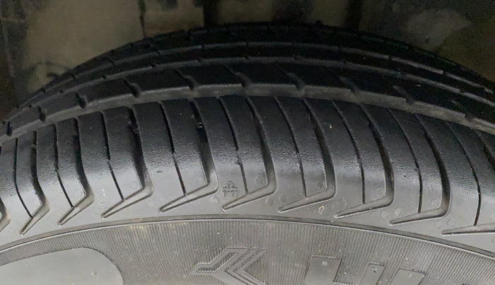 2019 Renault Kwid RXL, Petrol, Manual, 64,463 km, Left Front Tyre Tread