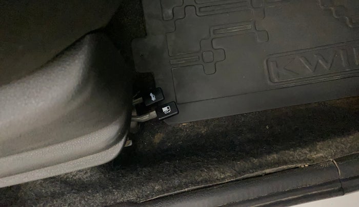 2019 Renault Kwid RXL, Petrol, Manual, 64,463 km, Flooring - Dicky opening lever is not working