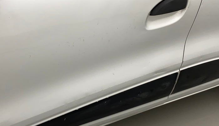 2019 Renault Kwid RXL, Petrol, Manual, 64,463 km, Front passenger door - Slightly dented