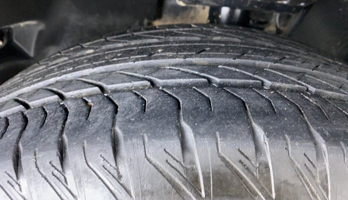 2021 Tata Safari XT+2.0 KRYOTEC, Diesel, Manual, 25,849 km, Left Front Tyre Tread