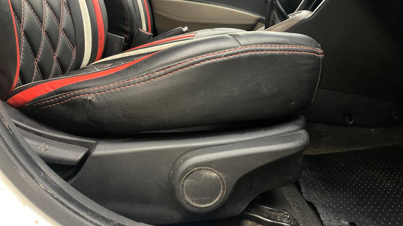 2014 Hyundai Xcent S 1.2, Petrol, Manual, 1,06,291 km, Driver Side Adjustment Panel