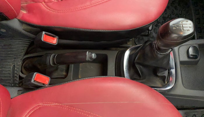 2016 Renault Kwid RXT 0.8, Petrol, Manual, 54,630 km, Gear Lever