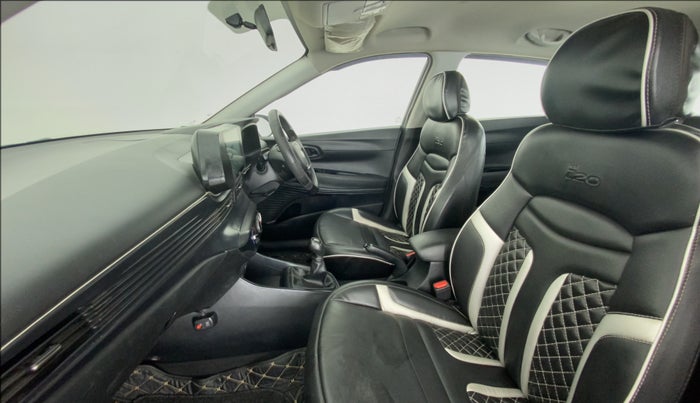 2020 Hyundai NEW I20 MAGNA 1.2 MT, Petrol, Manual, 27,000 km, Right Side Front Door Cabin